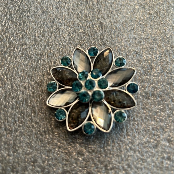 Napier Silver and Blue Floral Brooch with Layered Petals - Picture 1 of 2